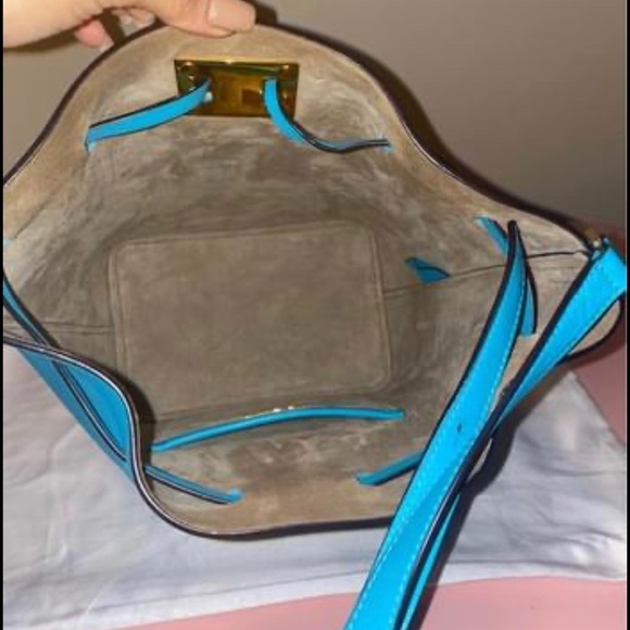 Michel Kors Miranda  Bucket Bag - Picture 3 of 4